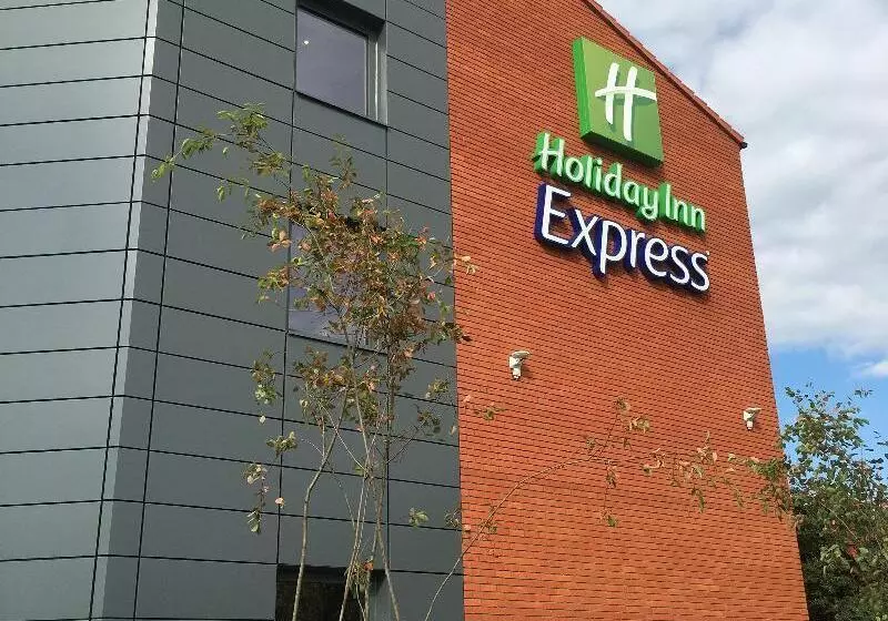 Hotel Holiday Inn Express St. Albans   M25, Jct.22