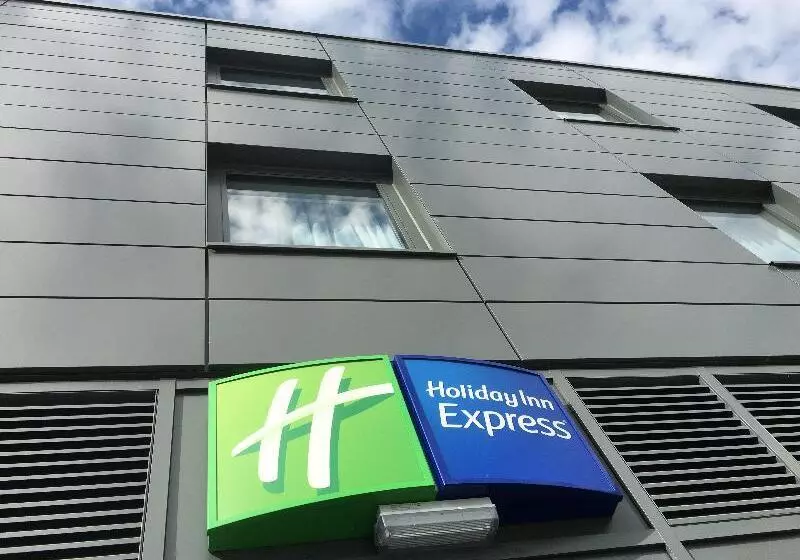 Hotel Holiday Inn Express St. Albans   M25, Jct.22