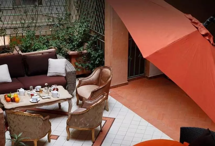 هتل La Villa Racine