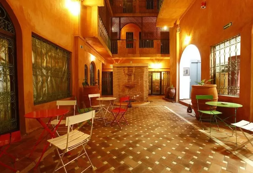 هتل La Villa Racine