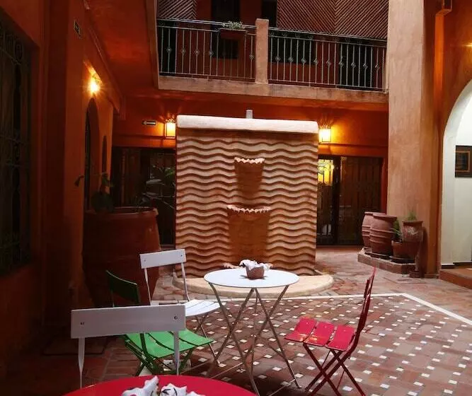 هتل La Villa Racine