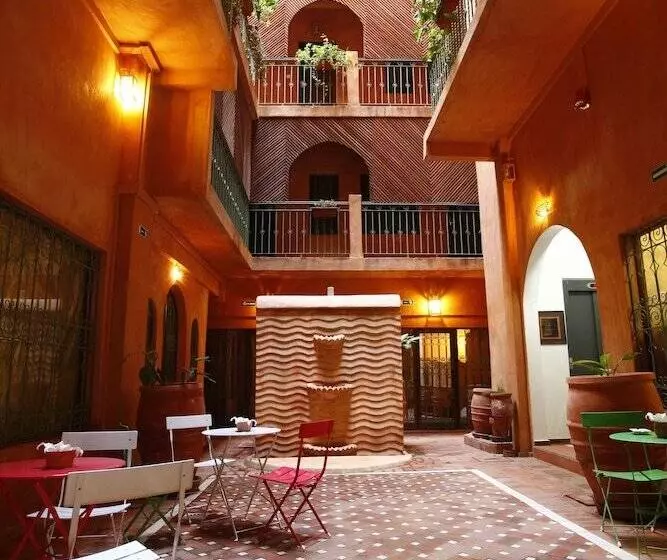 هتل La Villa Racine