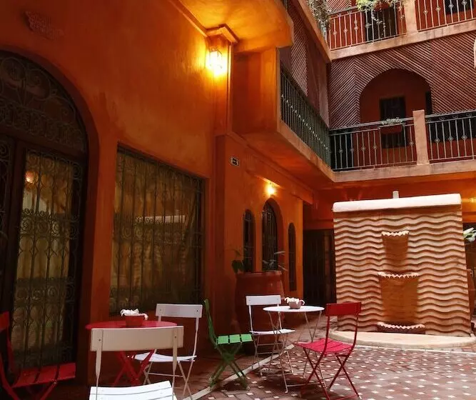 هتل La Villa Racine