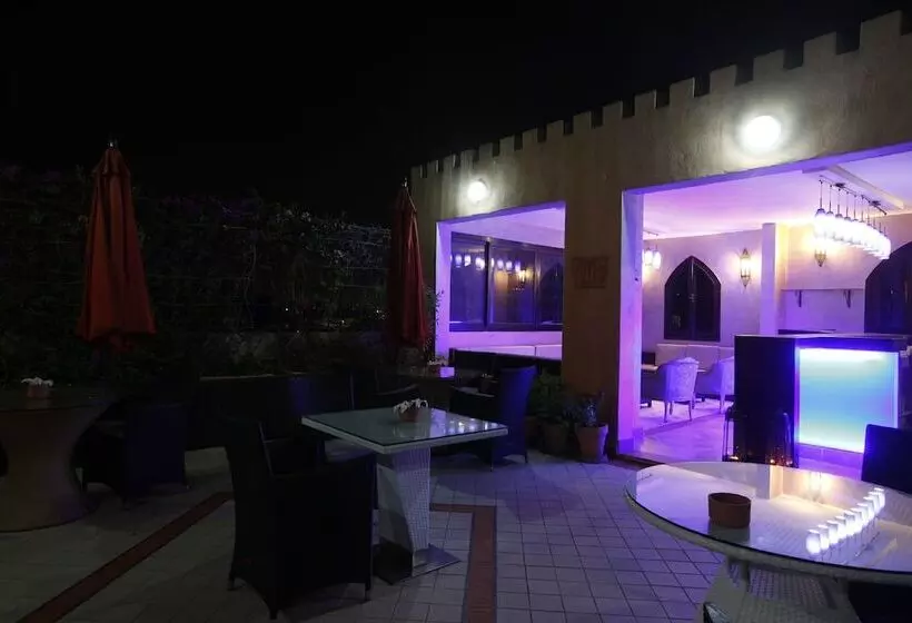 هتل La Villa Racine