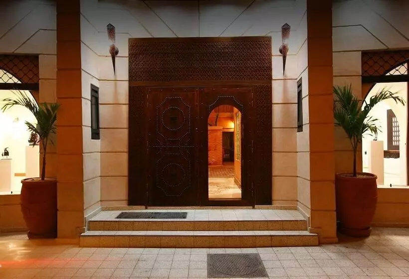 هتل La Villa Racine