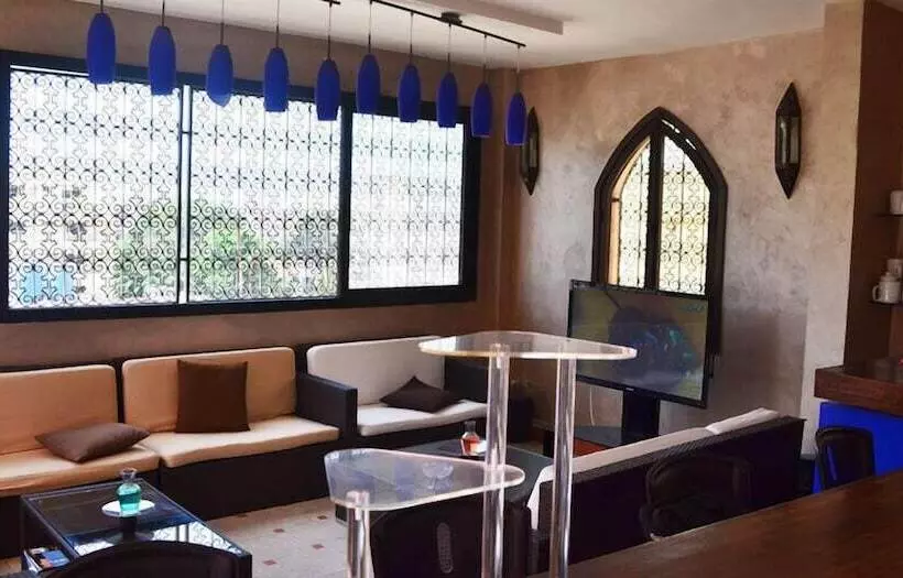 هتل La Villa Racine