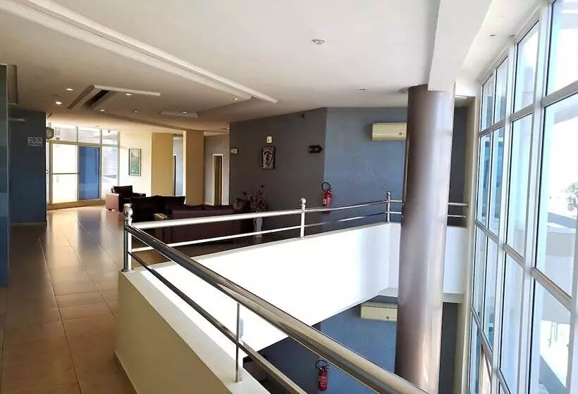 호텔 Robinhood Inn