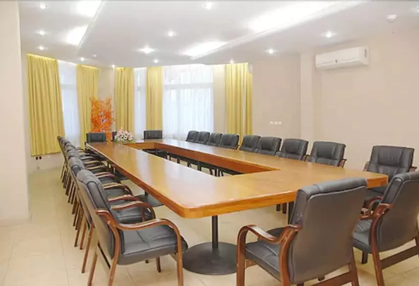 호텔 Robinhood Inn