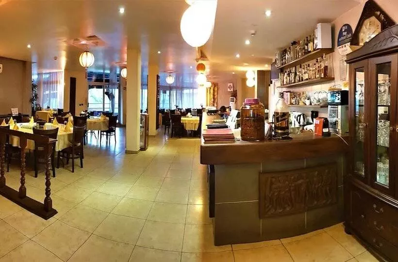 호텔 Robinhood Inn