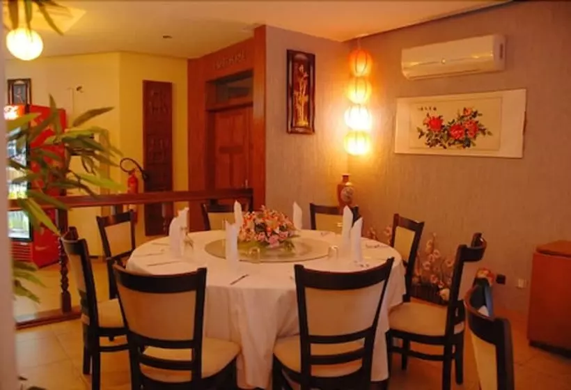 호텔 Robinhood Inn