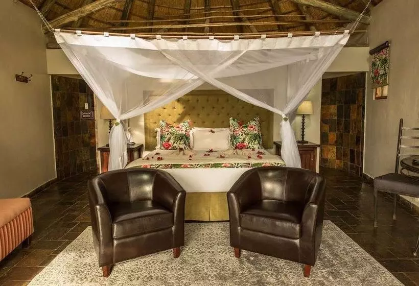 هتل Thamalakane River Lodge