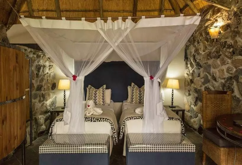 هتل Thamalakane River Lodge