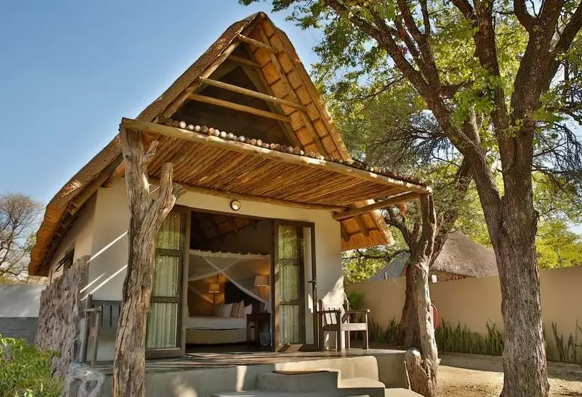 هتل Thamalakane River Lodge