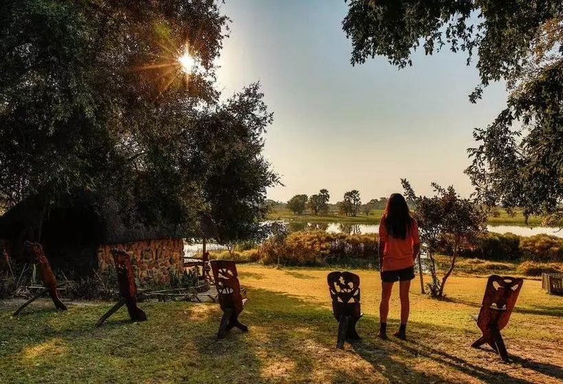 هتل Thamalakane River Lodge