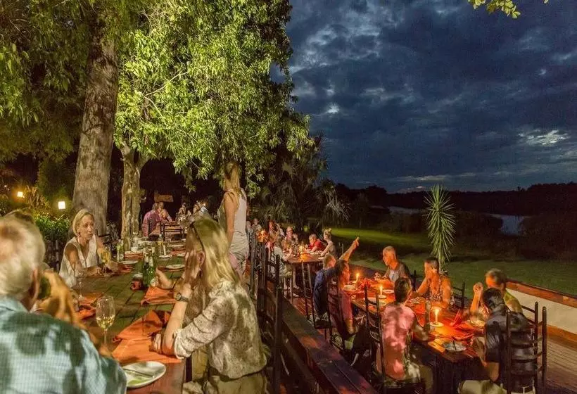 هتل Thamalakane River Lodge