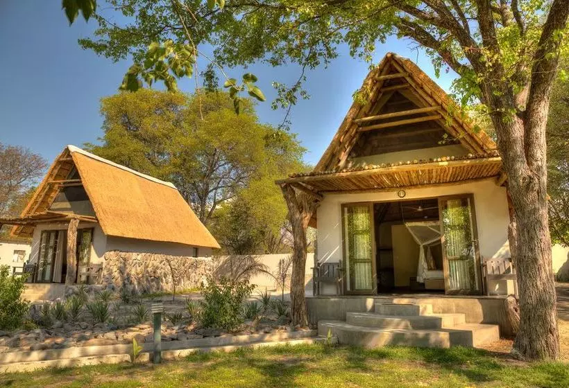 هتل Thamalakane River Lodge