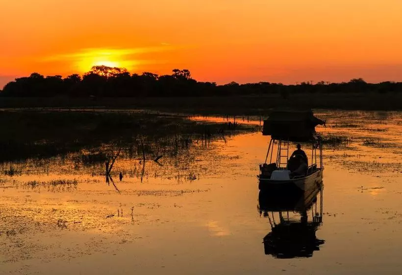 هتل Thamalakane River Lodge