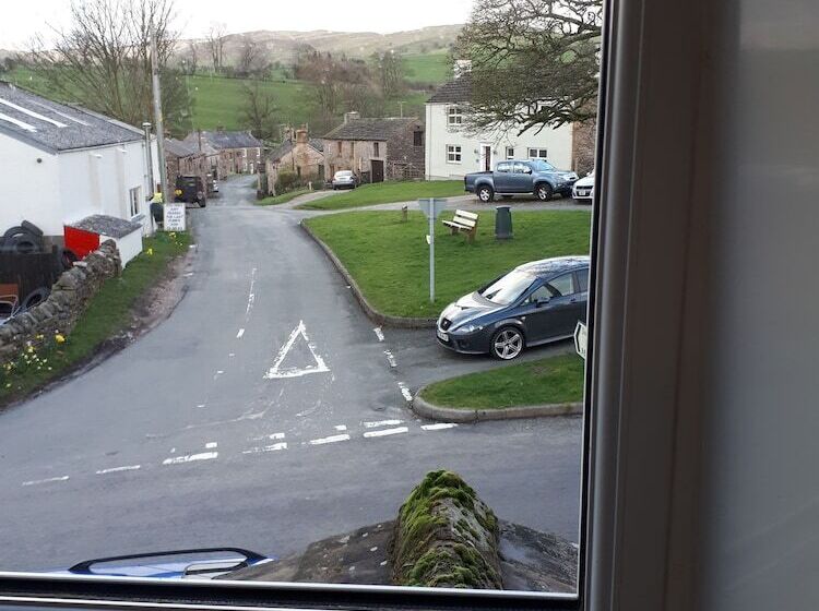 호텔 The Black Bull At Nateby