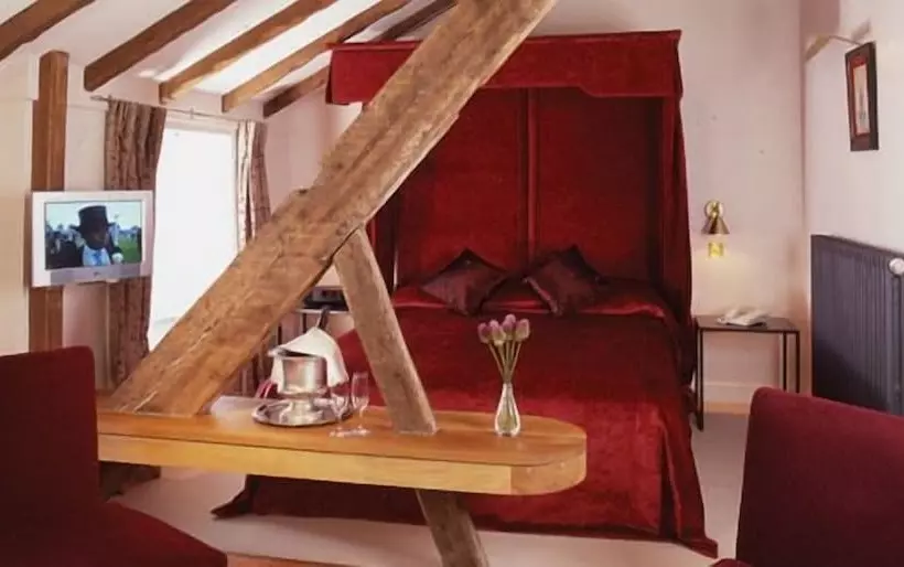 Hotel The Bull And Townhouse, Beaumaris The Inn Collection Group