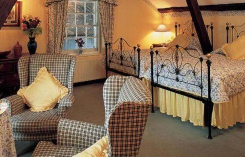 Hotel The Bull And Townhouse, Beaumaris  The Inn Collection Group