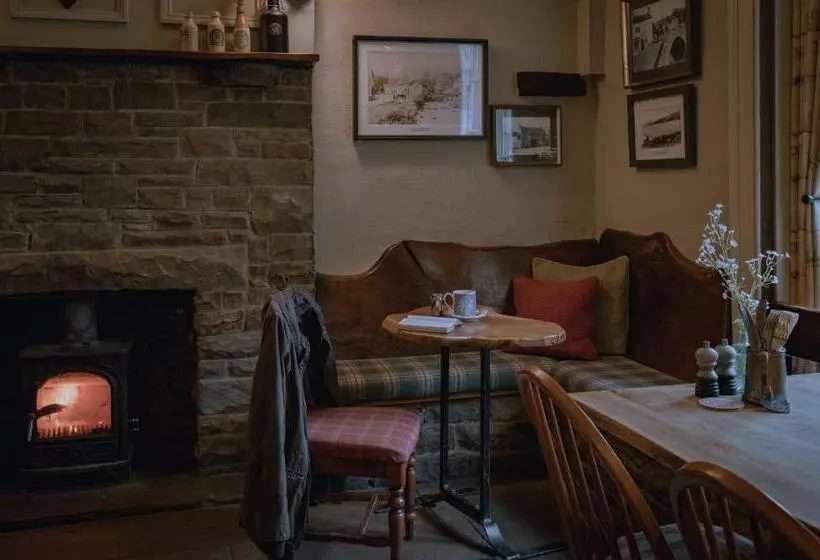 هتل The Lister Arms