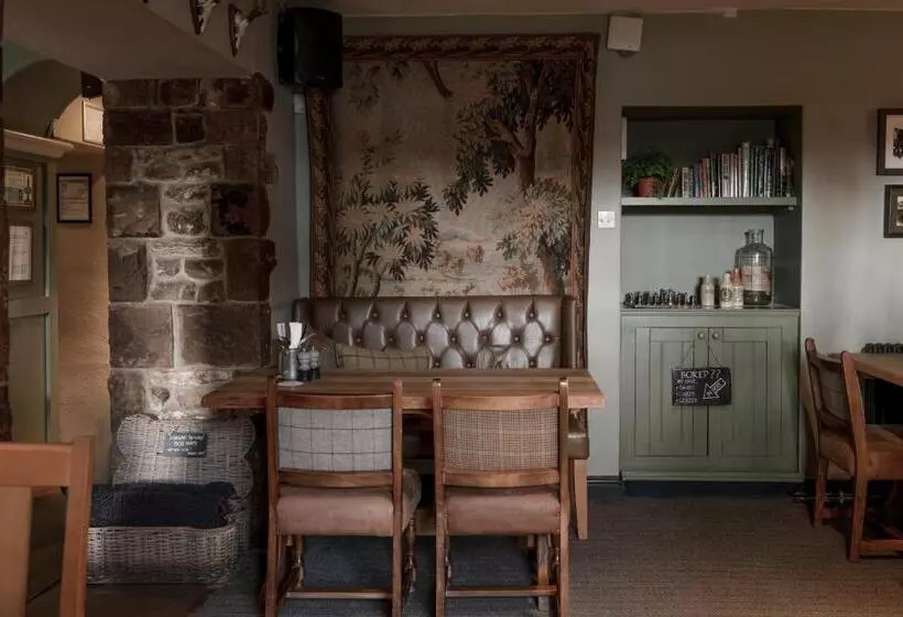 هتل The Lister Arms