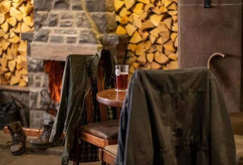 هتل The Lister Arms