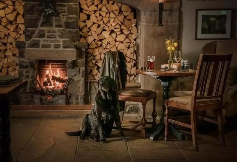 هتل The Lister Arms