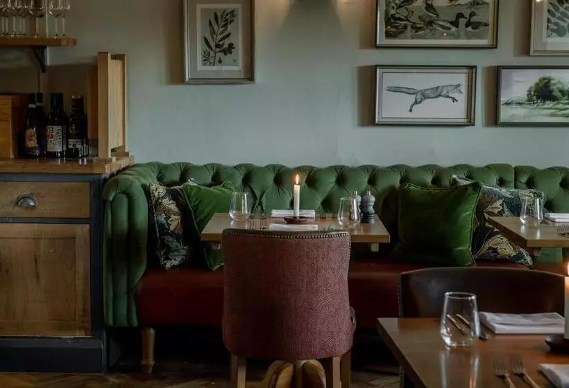 هتل The Lister Arms