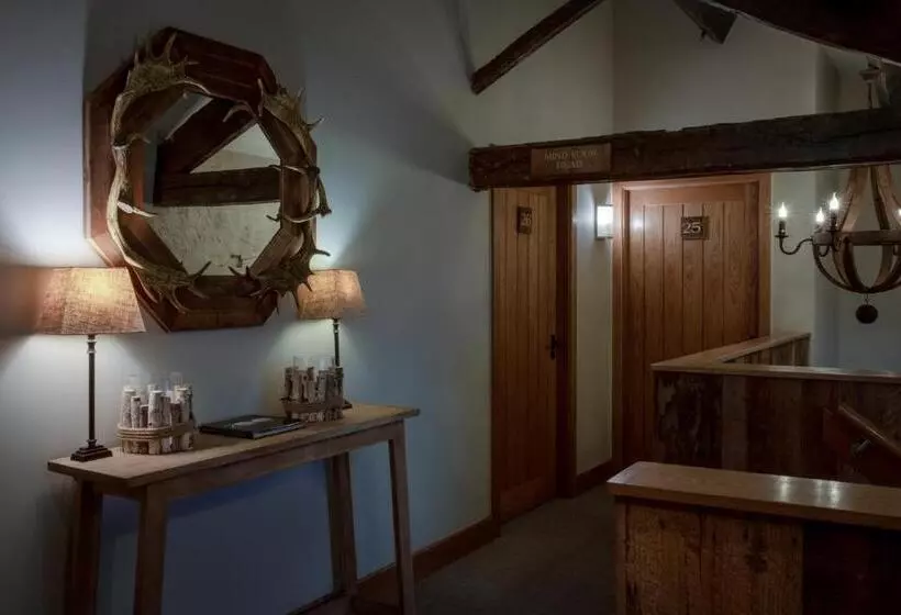 هتل The Lister Arms