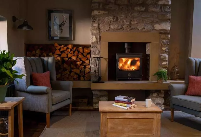 هتل The Lister Arms