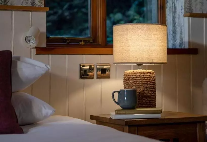 هتل The Lister Arms