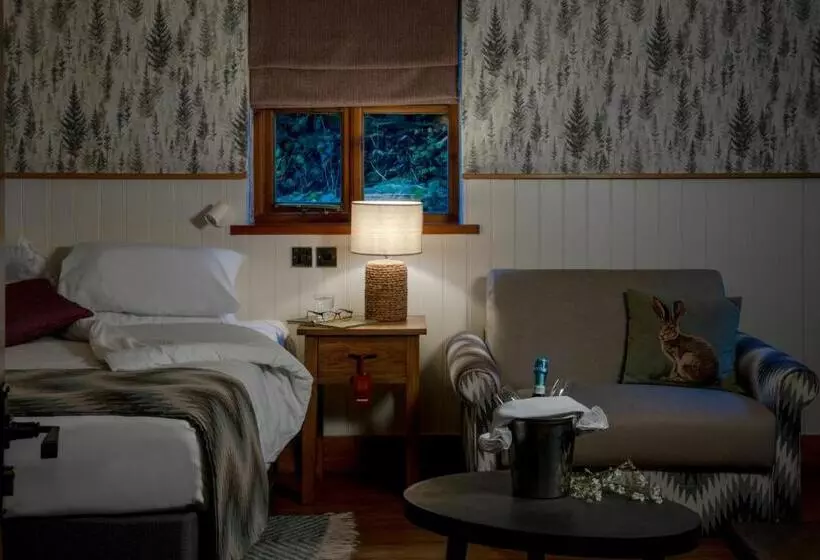 هتل The Lister Arms