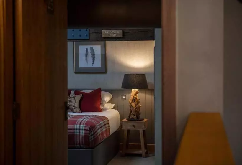 هتل The Lister Arms