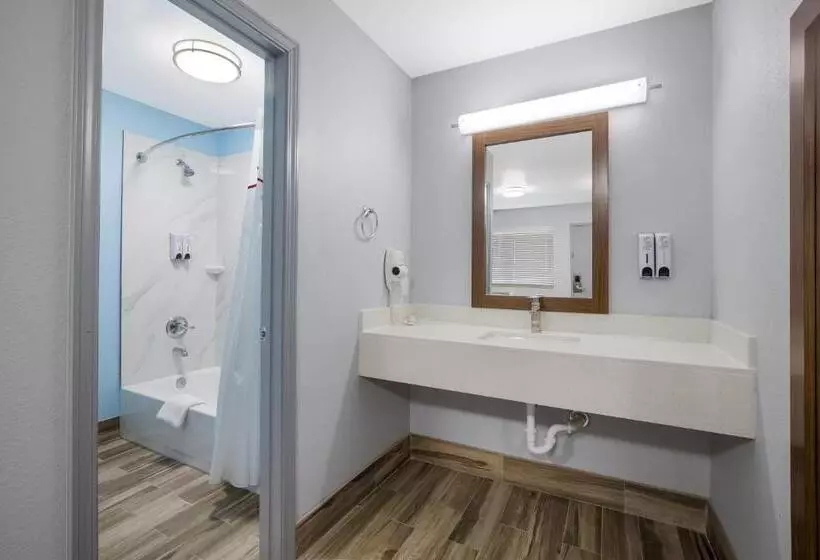 汽车旅馆  Hometowne Studios By Red Roof Orange, Tx