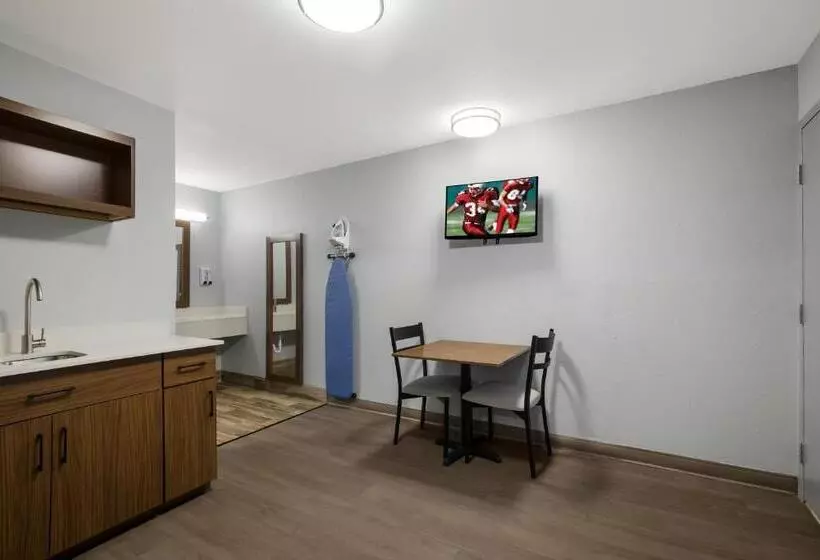 汽车旅馆  Hometowne Studios By Red Roof Orange, Tx