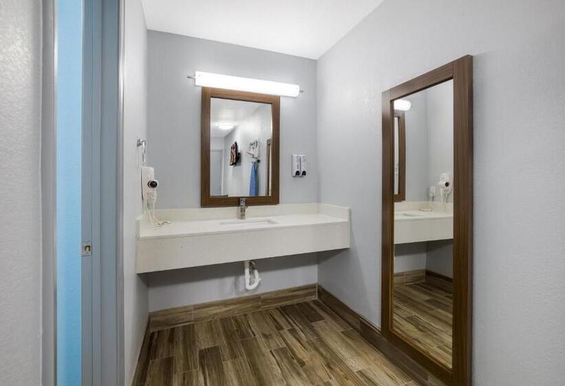 汽车旅馆  Hometowne Studios By Red Roof Orange, Tx