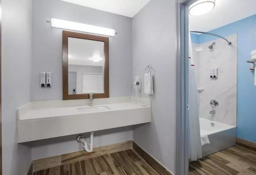 汽车旅馆  Hometowne Studios By Red Roof Orange, Tx