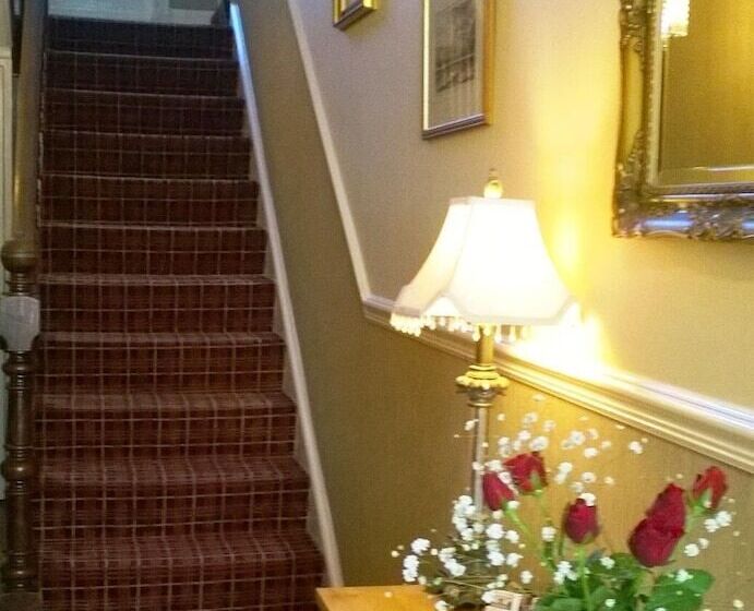 بنسيون Albany House