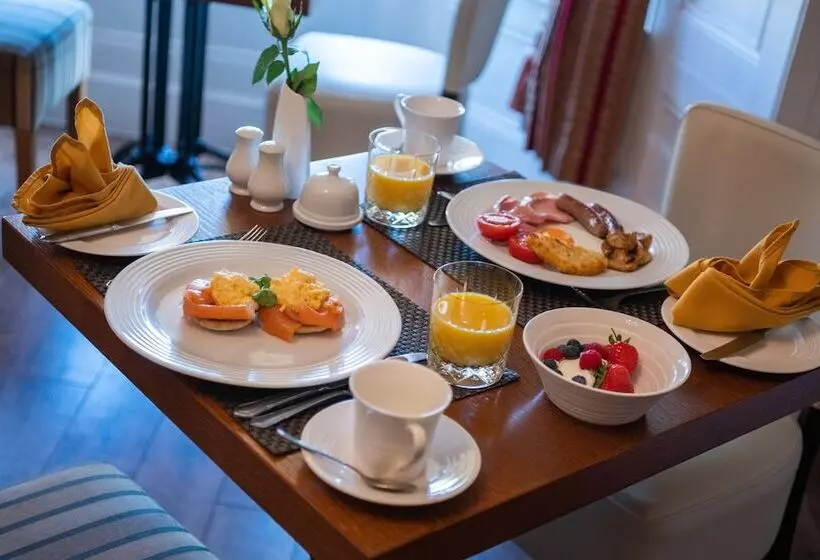 پانسیون Albany House