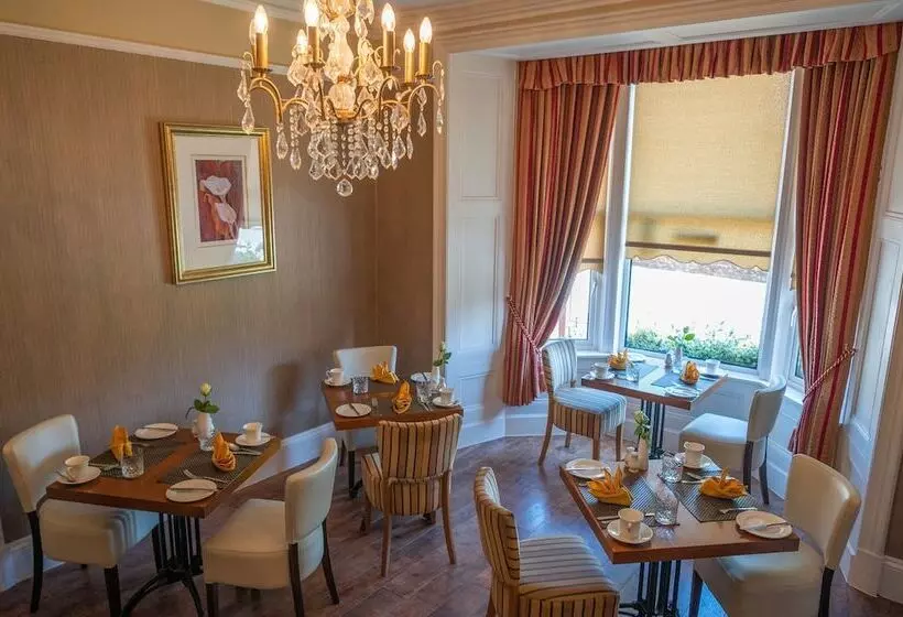 پانسیون Albany House