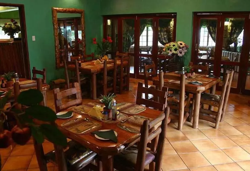 پانسیون La Rochelle Inn