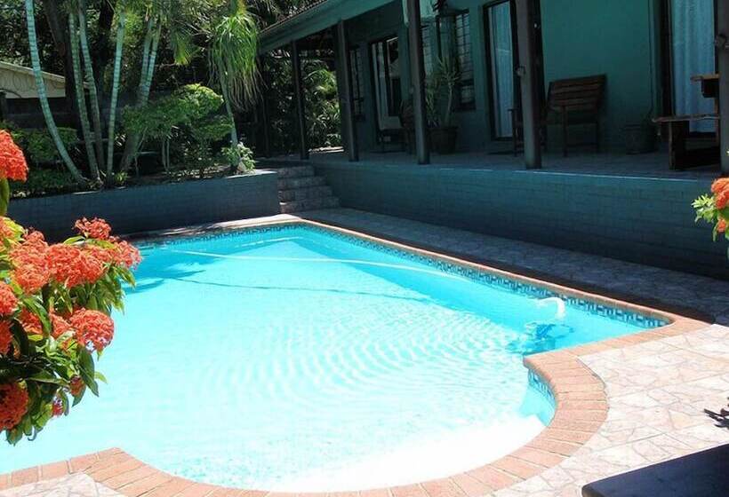 بنسيون La Rochelle Inn