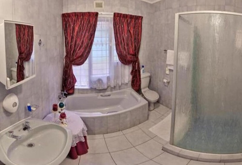 بنسيون La Rochelle Inn