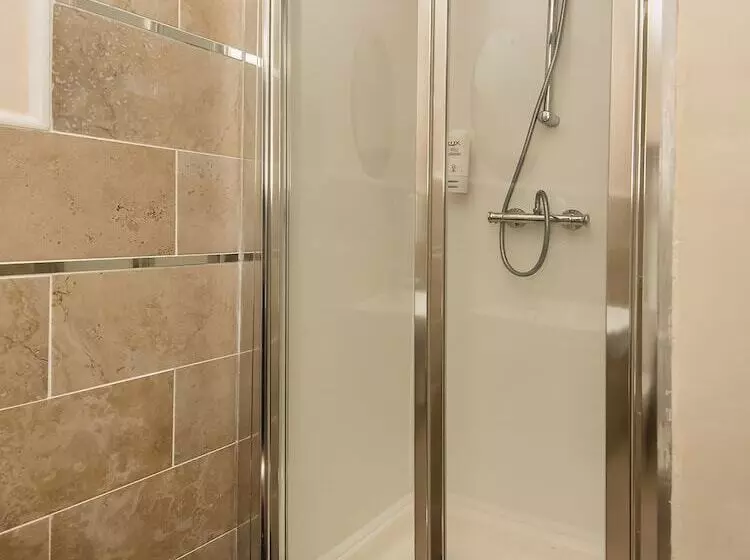 Majatalo OYO Vale Lodge