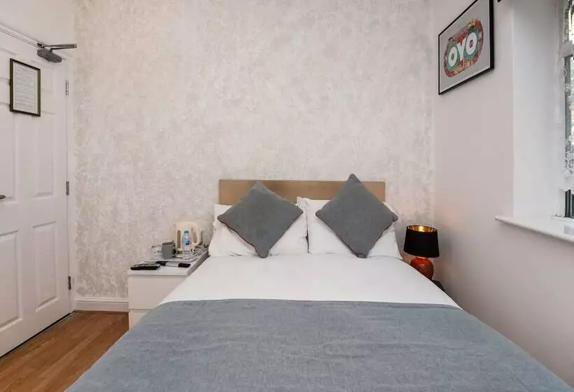 Majatalo OYO Vale Lodge