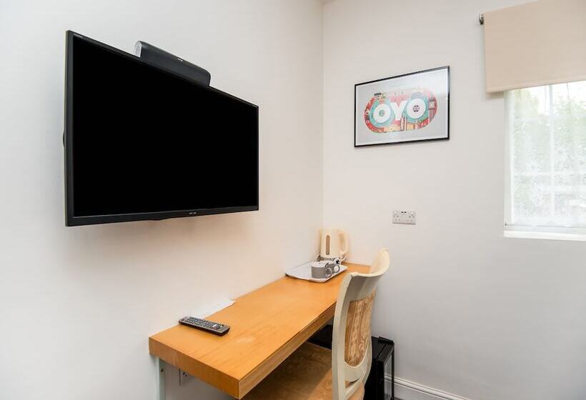 بنسيون OYO Vale Lodge