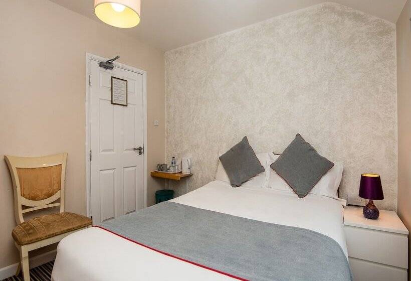 بنسيون OYO Vale Lodge