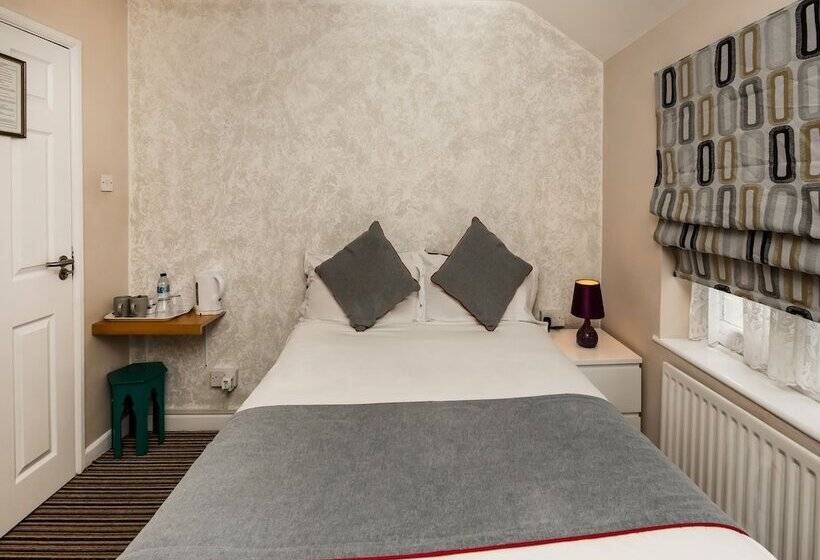 بنسيون OYO Vale Lodge