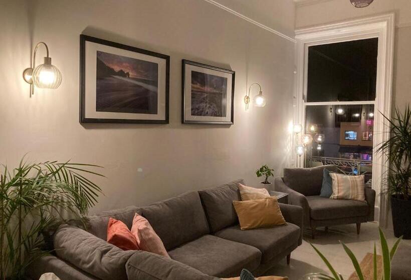 بنسيون The Esplanade